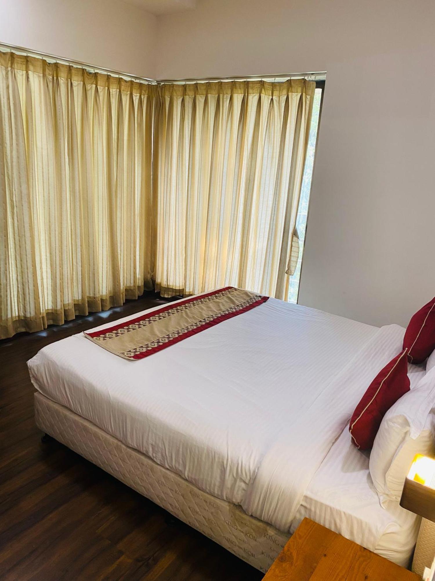 Mumbai House Luxury Apartments Santacruz East, Mumbai Ngoại thất bức ảnh