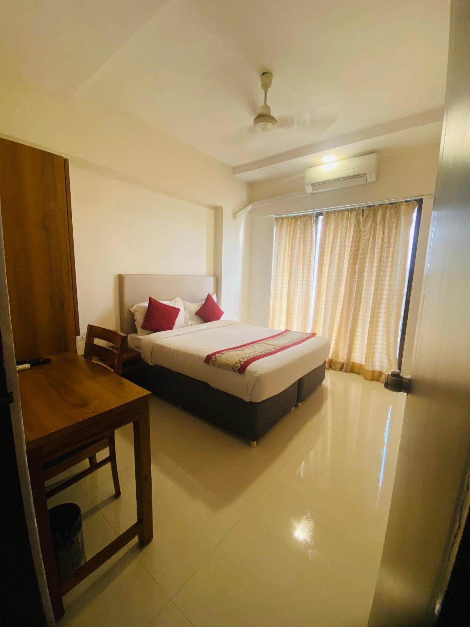 Mumbai House Luxury Apartments Santacruz East, Mumbai Ngoại thất bức ảnh