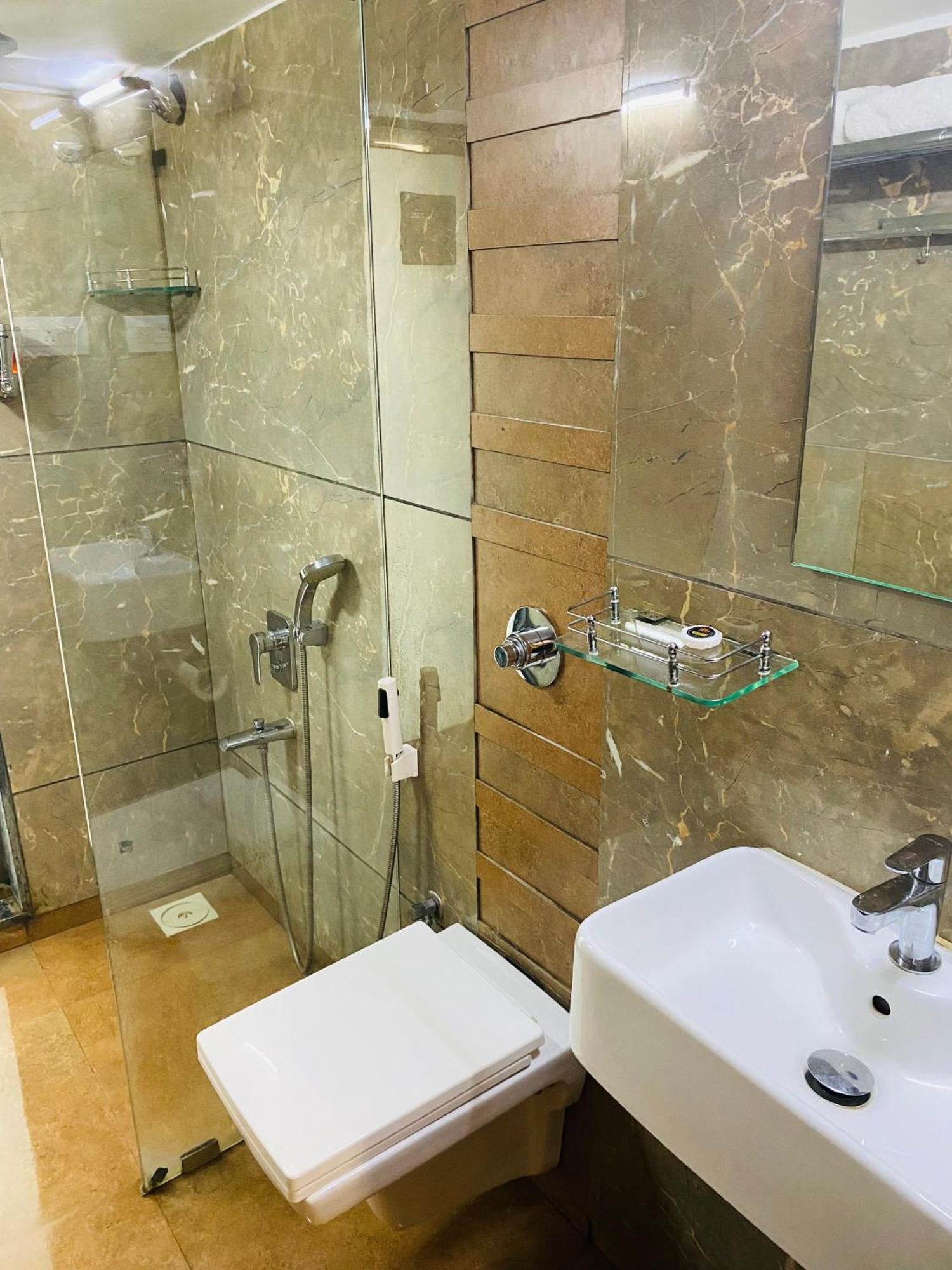 Mumbai House Luxury Apartments Santacruz East, Mumbai Ngoại thất bức ảnh