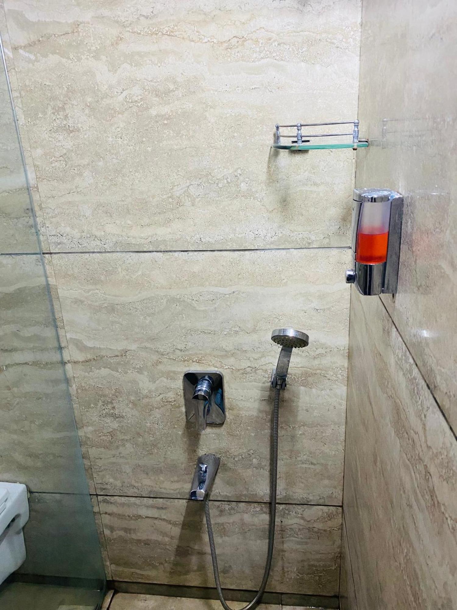 Mumbai House Luxury Apartments Santacruz East, Mumbai Ngoại thất bức ảnh