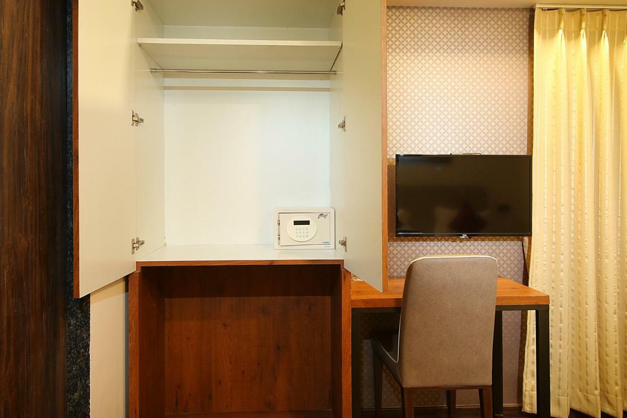 Mumbai House Luxury Apartments Santacruz East, Mumbai Ngoại thất bức ảnh